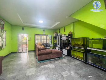 *****ทาวน์เฮ้าส์มือสอง นนทบุรี ม.ร่มโพธิ์ รัตนาธิเบศร์ หลังมุม! เนื้อที่กว้าง 23.90 ตร.ว. ภายในสภาพดี พร้อมเข้าอยู่ โครงการเงียบสงบมีความเป็นส่วนตัว ฟังก์ชัน 2 ห้องนอน 2 ห้องน้ำ จอดรถได้ 1 คัน บ้านพร้อมอยู่ ตั้งบนทำเลเดินทางสะดวก เชื่อมต่อถนนกาญจนาภิเษก, ถนนรัตนาธิเบศร์ ใกล้รถไฟฟ้าสายสีม่วง "สถานีบางพลู" และจุดขึ้นทางด่วน "กาญจนาภิเษก"